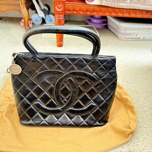 Authentic CHANEL Made in FRANCE Medaillon Reprint Matrasse Black Caviar Tote Bag